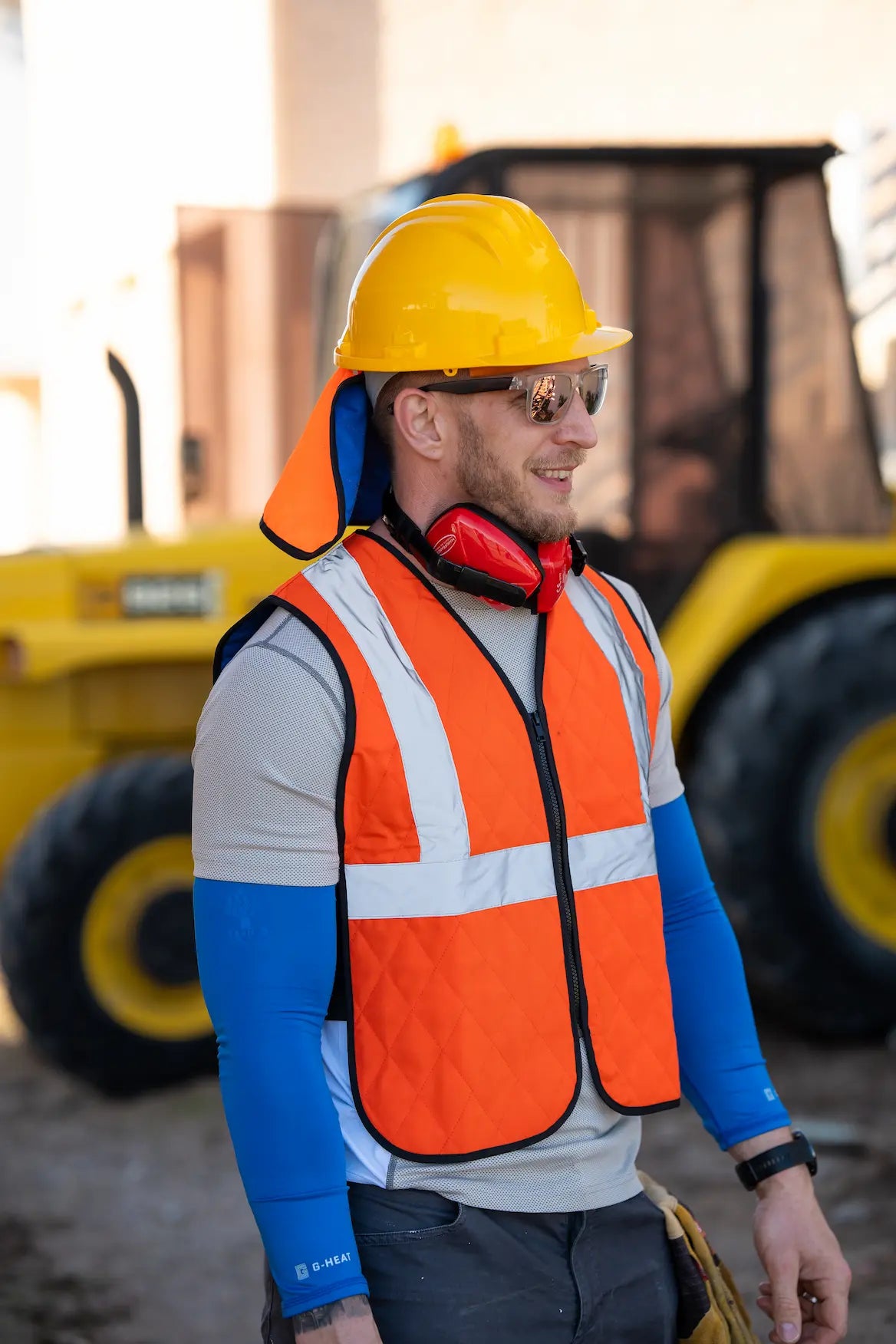 Cooling underhelmet with neck protection